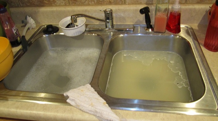 thông tắc chậu rửa bát