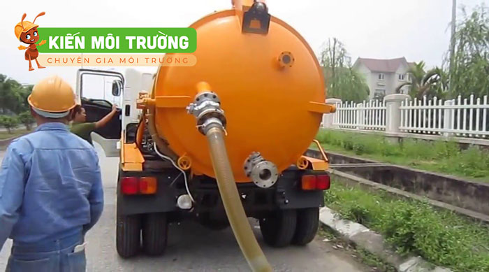 Lý do nào hút bể phốt không đục phá bằng công nghệ chân không ít đơn vị áp dụng? hút bể phốt không đục phá