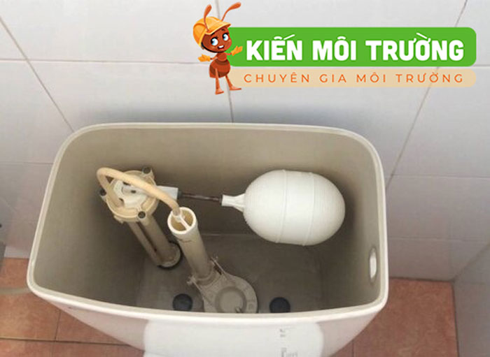 Bồn cầu bị rò rỉ nước do van xả bị hư hỏng bồn cầu bị rò rỉ nước