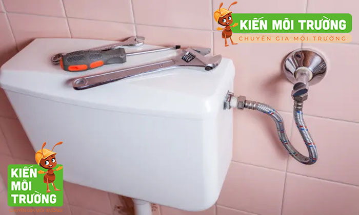 Hỏng van khóa nước khiến két nước bồn cầu không có nước bồn cầu không có nước