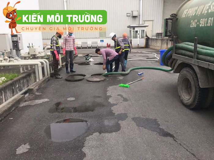 xử lý bể phốt có mùi hôi