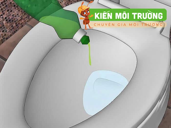 thông bồn cầu bằng nước rửa chén