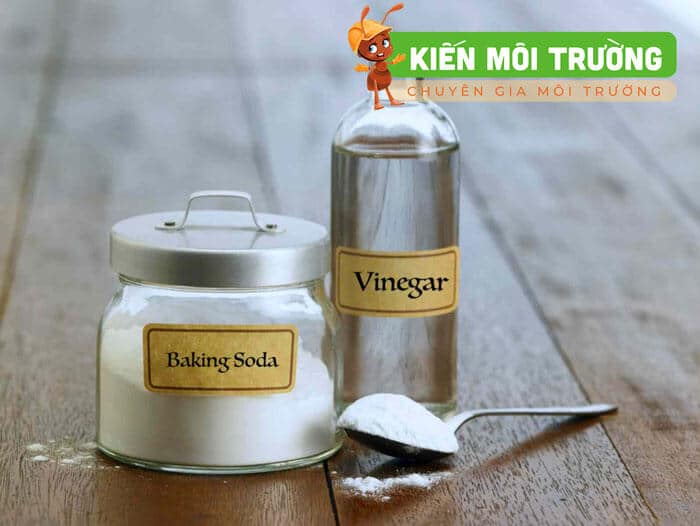 Xử lý bồn cầu xả nước bị trào ngược bằng baking soda và giấm bồn cầu bị trào ngược