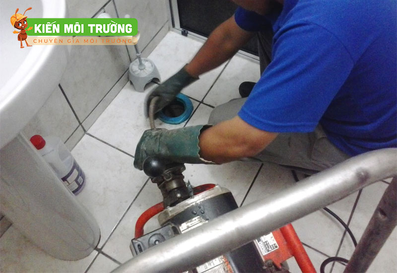 máy hút bể phốt