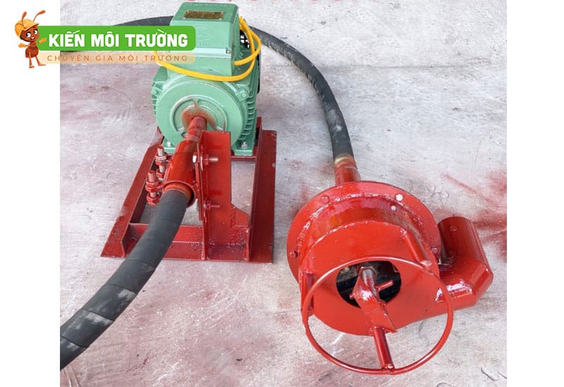 máy hút bể phốt