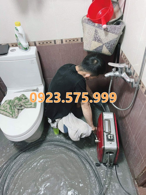 Thông tắc cống tại Điện Biên Phủ