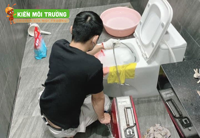 thông tắc bồn cầu Quảng Ninh