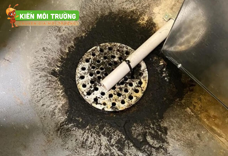 ống thoát nước bị trào ngược