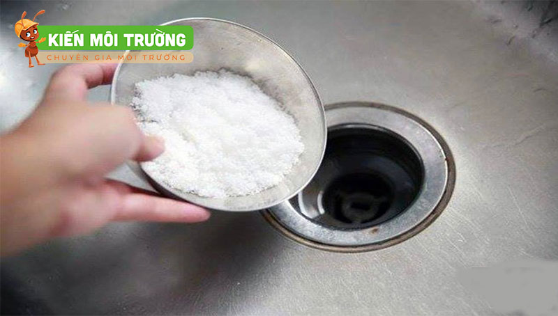 ống thoát nước bị trào ngược
