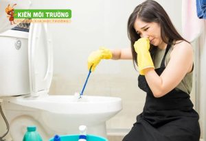 cách xử lý bồn cầu bị hôi