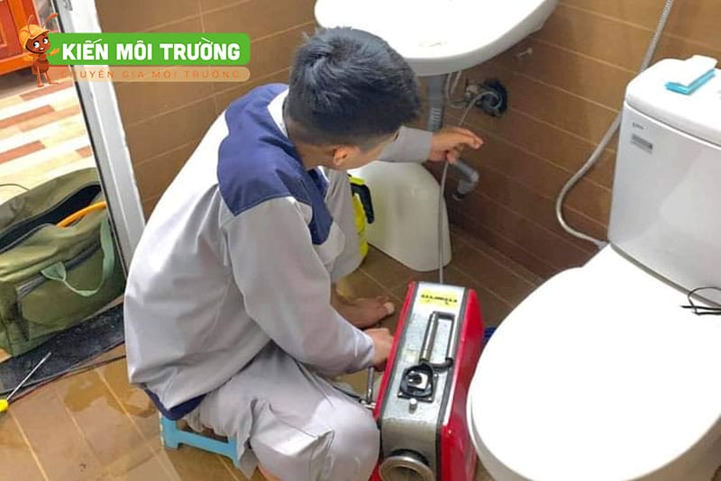 khử mùi hôi cống trong nhà vệ sinh