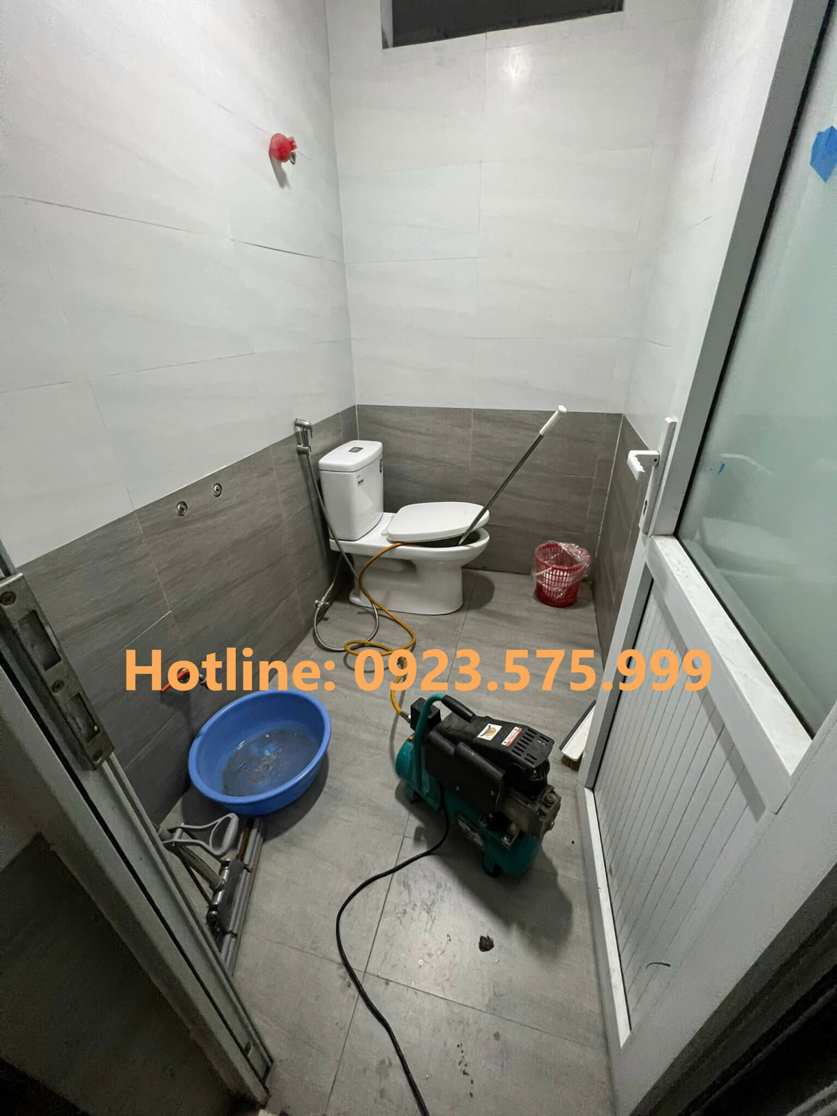 Xử lý mùi hôi nhà vệ sinh tại Long Biên